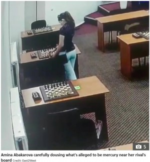 【来自海外！突发新闻] 女棋手在国际象棋锦标赛上向对手的座位上撒“毒药”，“因为他对我说了坏话”（俄罗斯）<包含视频> - Livedoor News